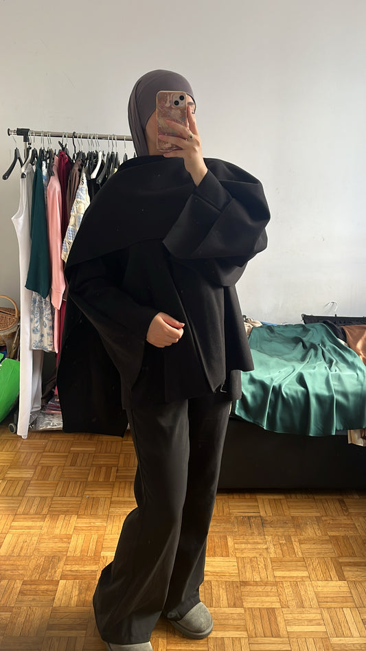 Manteau avec écharpe intégrée