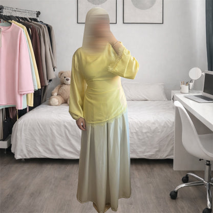 haut satiné avec dentelle court jaune